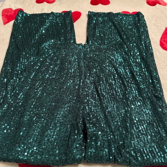 NWT Badgley Mischka
Belle by Badgley Mischka Iris Sequin Flat Front - Picture 8 of 17